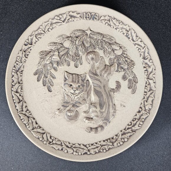 1978 Santa's Helpers Cats First Christmas Collector Plate Poole Pottery England - Picture 1 of 10